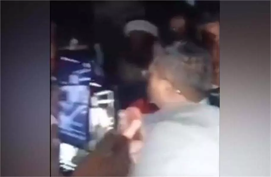Jalandhar : गऊओं को तस्करों ने जबरन उठाया, दम घुटने से 1 गाय की मौत Jalandhar : गऊओं को तस्करों ने जबरन उठाया, दम घुटने से 1 गाय की मौत
