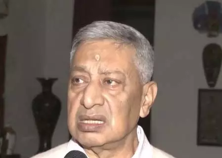 फारूक अब्दुल्ला पर कोई उंगली नहीं उठा रहा, वह सच्चे हिंदुस्तानी : पूर्व डीजीपी एसपी वैद फारूक अब्दुल्ला पर कोई उंगली नहीं उठा रहा, वह सच्चे हिंदुस्तानी : पूर्व डीजीपी एसपी वैद