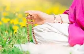 धर्म:सुबह के पांच मिनट करें ये मंत्रो का जाप, थकान और चिड़चिड़ापन नहीं बनेगा समस्या धर्म:सुबह के पांच मिनट करें ये मंत्रो का जाप, थकान और चिड़चिड़ापन नहीं बनेगा समस्या