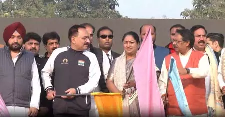 CM रेखा गुप्ता ने नमो रन को दिखाई झंडी CM रेखा गुप्ता ने नमो रन को दिखाई झंडी