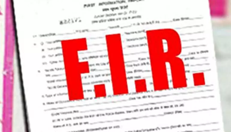 वकील ने धमकी दी, वसूली मामले में FIR दर्ज वकील ने धमकी दी, वसूली मामले में FIR दर्ज