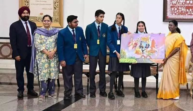 राष्ट्रपति मुर्मू ने Batala के वुडस्टॉक छात्रों को ऊंचे लक्ष्य रखने की दी प्रेरणा राष्ट्रपति मुर्मू ने Batala के वुडस्टॉक छात्रों को ऊंचे लक्ष्य रखने की दी प्रेरणा