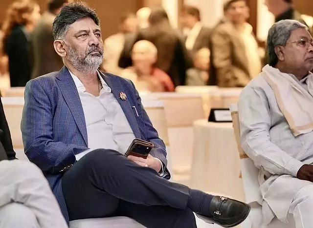 मुझे नेतृत्व परिवर्तन के बारे में कुछ नहीं पता, खुद सीएम से पूछिए: DK Shivakumar मुझे नेतृत्व परिवर्तन के बारे में कुछ नहीं पता, खुद सीएम से पूछिए: DK Shivakumar