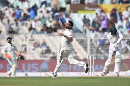 IND vs SA: साउथ अफ्रीका सस्ते में ऑलआउट, भारत को जीत के लिए सिर्फ 124 रन का टारगेट IND vs SA: साउथ अफ्रीका सस्ते में ऑलआउट, भारत को जीत के लिए सिर्फ 124 रन का टारगेट
