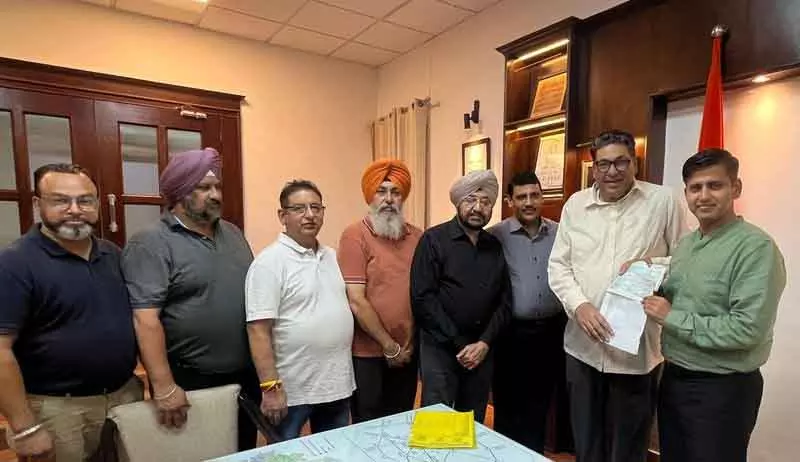 Jalandhar केमिस्ट एसोसिएशन ने बाढ़ पीड़ितों की मदद की पेशकश की Jalandhar केमिस्ट एसोसिएशन ने बाढ़ पीड़ितों की मदद की पेशकश की