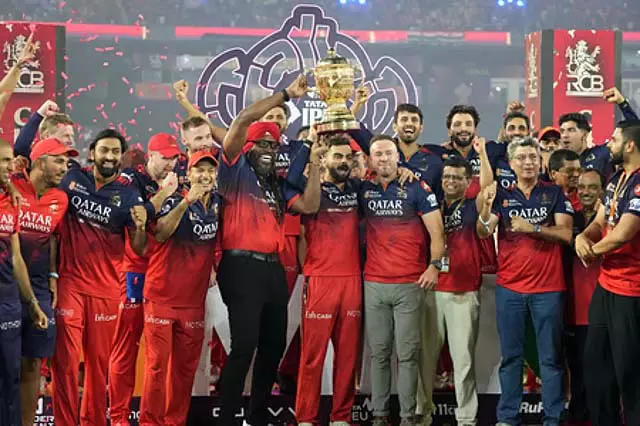 IPL 2026 मिनी नीलामी से पहले आरसीबी ने 8 खिलाड़ियों को रिलीज़ किया; लिविंगस्टन, एनगिडी बाहर IPL 2026 मिनी नीलामी से पहले आरसीबी ने 8 खिलाड़ियों को रिलीज़ किया; लिविंगस्टन, एनगिडी बाहर
