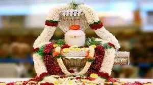 Som Pradosh Vrat 2025: कल शिव भक्तों के लिए खास दिन, जानें सोम प्रदोष व्रत में क्या करें क्या नहीं Som Pradosh Vrat 2025: कल शिव भक्तों के लिए खास दिन, जानें सोम प्रदोष व्रत में क्या करें क्या नहीं