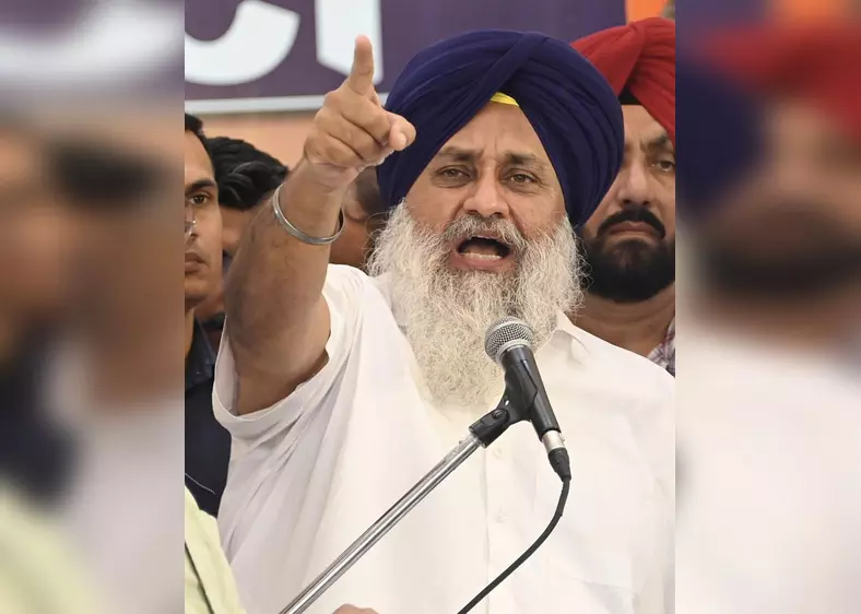 सुखबीर सिंह बादल ने पंजाब सरकार पर लगाया कानून के दुरुपयोग का आरोप सुखबीर सिंह बादल ने पंजाब सरकार पर लगाया कानून के दुरुपयोग का आरोप