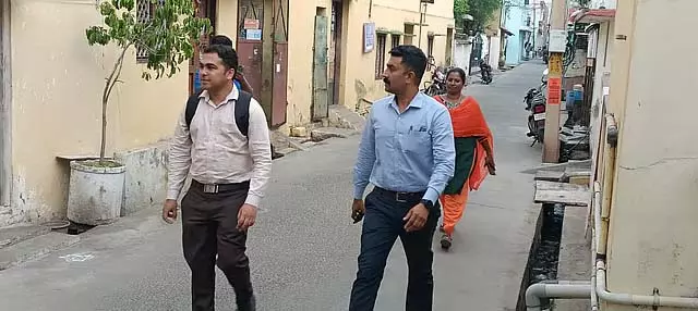 Karur incident : सीबीआई अधिकारियों ने भगदड़ में घायल हुए लोगों से पूछताछ की Karur incident : सीबीआई अधिकारियों ने भगदड़ में घायल हुए लोगों से पूछताछ की