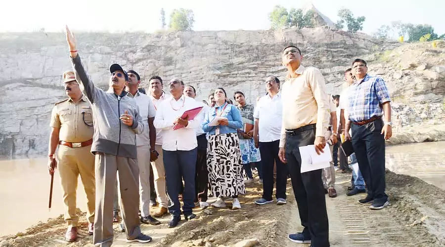 Tumkur : उपलोकायुक्त बी. वीरप्पा अधिकारियों पर बरसे Tumkur : उपलोकायुक्त बी. वीरप्पा अधिकारियों पर बरसे