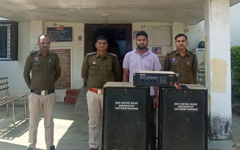 देर रात तक बजा रहे थे तेज आवाज में साउंड सिस्टम, जब्ती की कार्रवाई देर रात तक बजा रहे थे तेज आवाज में साउंड सिस्टम, जब्ती की कार्रवाई