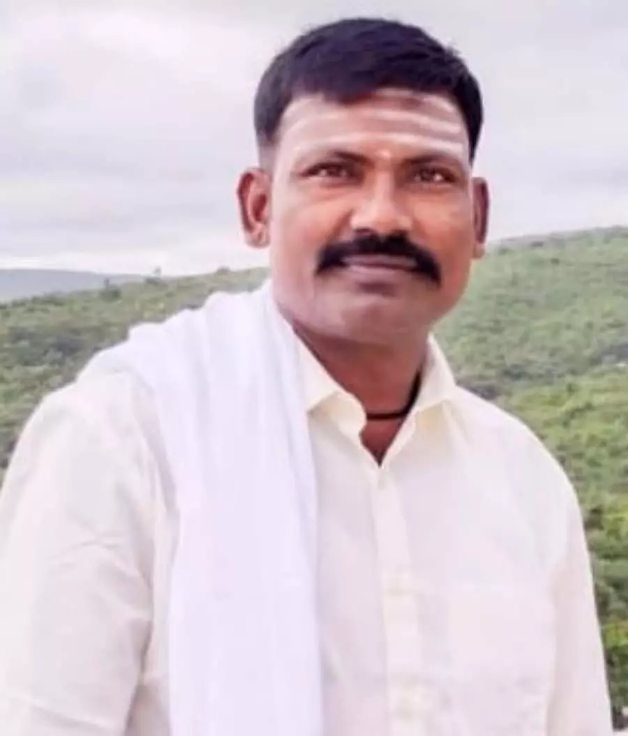 Karnataka : 17 नवंबर को दीदी बसवेश्वर की मूर्ति के चांदी के मुखौटे का अनावरण किया Karnataka : 17 नवंबर को दीदी बसवेश्वर की मूर्ति के चांदी के मुखौटे का अनावरण किया