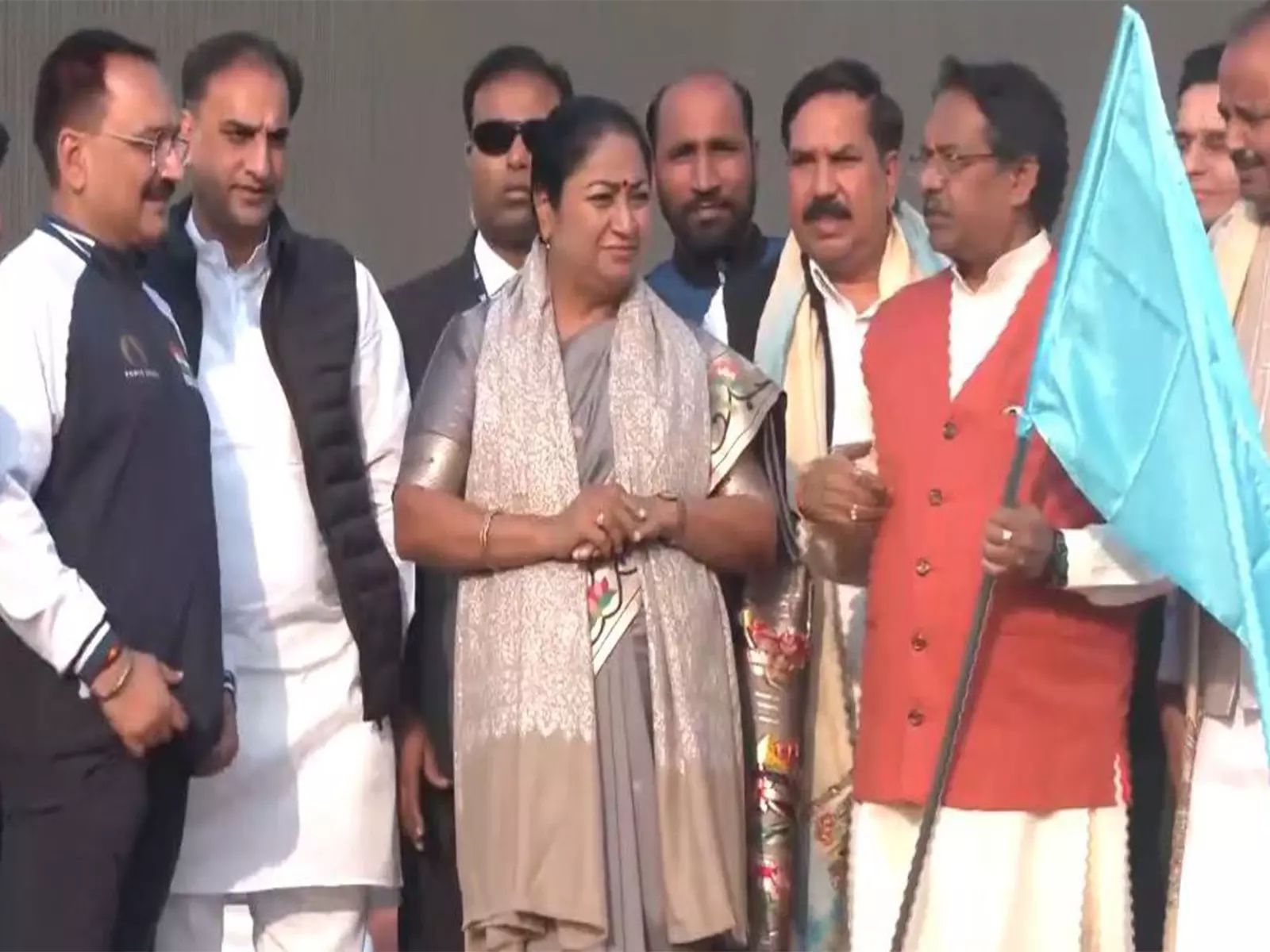Rekha Gupta ने फिटनेस और सड़क सुरक्षा पर आधारित नमो रन मैराथन को हरी झंडी दिखाई Rekha Gupta ने फिटनेस और सड़क सुरक्षा पर आधारित नमो रन मैराथन को हरी झंडी दिखाई