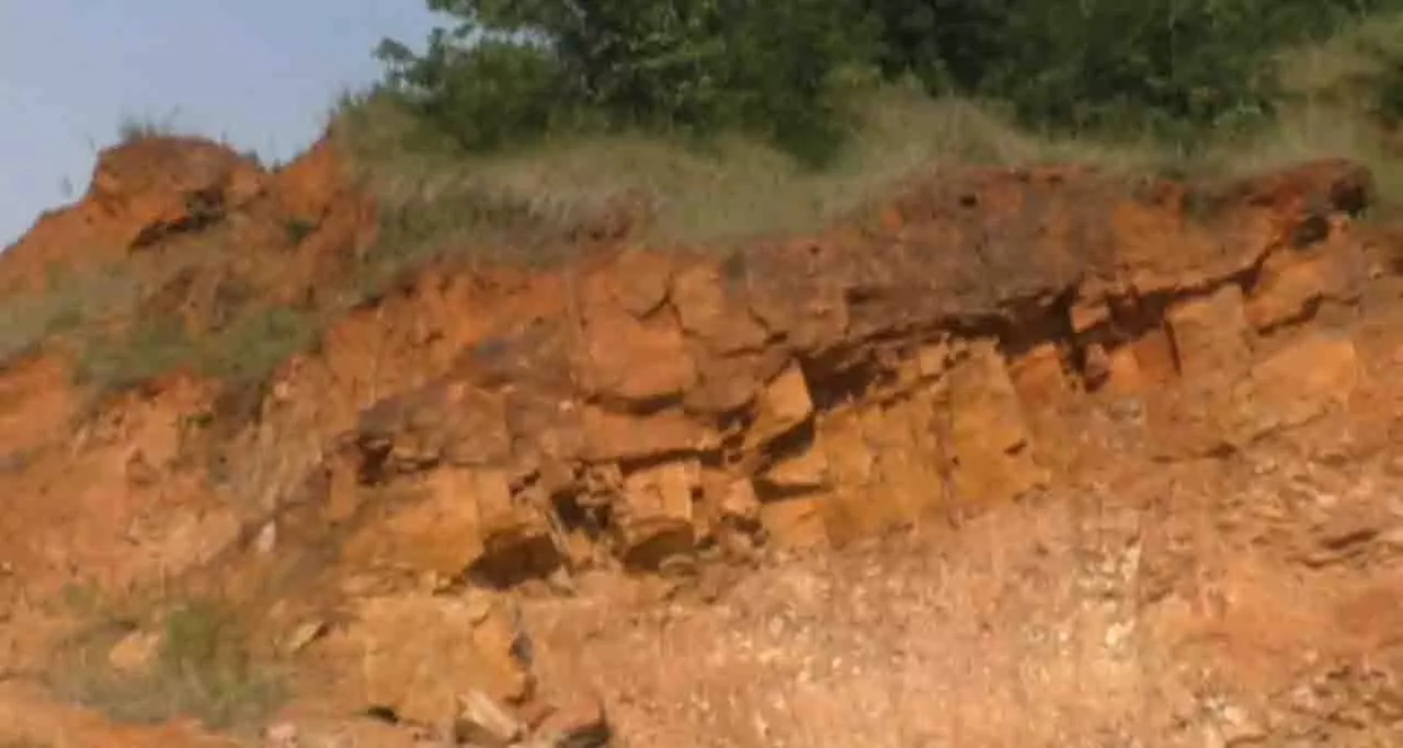 Cuttack बांकी में अवैध मोर्रम खनन, बड़े विस्फोटों का आरोप Cuttack बांकी में अवैध मोर्रम खनन, बड़े विस्फोटों का आरोप