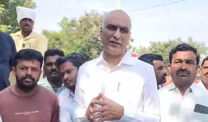 पूर्व मंत्री Harish Rao ने धान खरीद को लेकर कांग्रेस सरकार पर निशाना साधा पूर्व मंत्री Harish Rao ने धान खरीद को लेकर कांग्रेस सरकार पर निशाना साधा