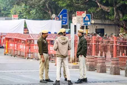 दिल्ली ब्लास्ट केस: जांच एजेंसियों का एक्शन, नूंह से दो गिरफ्तार दिल्ली ब्लास्ट केस: जांच एजेंसियों का एक्शन, नूंह से दो गिरफ्तार