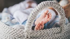 Govandi doctor, और चार अन्य पर नवजात को 5 लाख रुपये में बेचने की कोशिश का मामला दर्ज