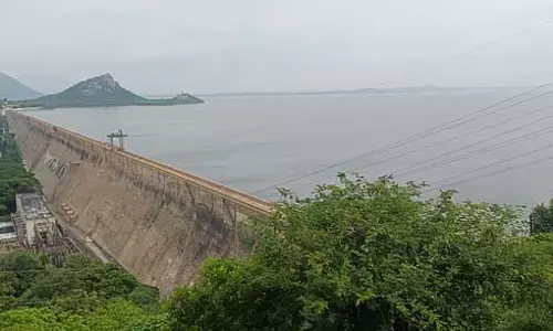 Mettur Dam : पानी छोड़ा जाना कम हुआ Mettur Dam : पानी छोड़ा जाना कम हुआ