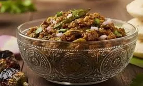 Baingan Ka Chokha : देसी स्टाइल में बनाएं बैंगन का स्वादिष्ट चोख Baingan Ka Chokha : देसी स्टाइल में बनाएं बैंगन का स्वादिष्ट चोख
