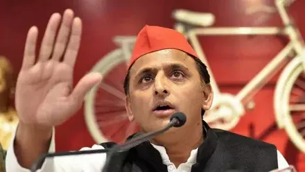 Lucknow: अखिलेश ने केंद्र पर साधा निशाना, कहा माहौल डरावना