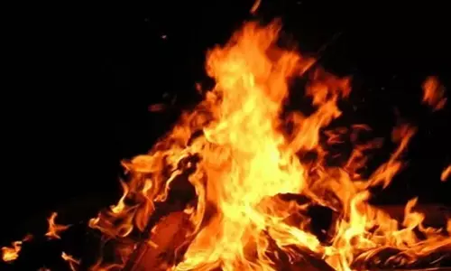 हीटर और अलाव में जिंदा जली महिलाएं, ठंड से राहत पाने की जुगाड़ में हुई घटना हीटर और अलाव में जिंदा जली महिलाएं, ठंड से राहत पाने की जुगाड़ में हुई घटना