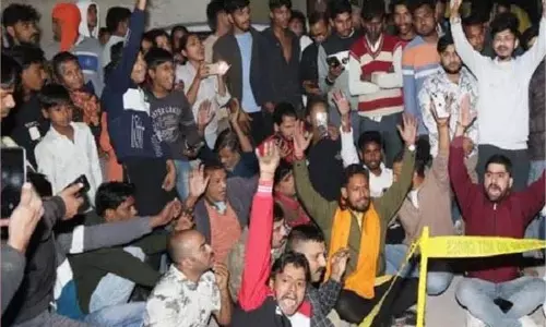 Uttarakhand:मंदिर के पास गौवंश के अवशेष मिले, हिंदू संगठनों में भारी आक्रोश Uttarakhand:मंदिर के पास गौवंश के अवशेष मिले, हिंदू संगठनों में भारी आक्रोश