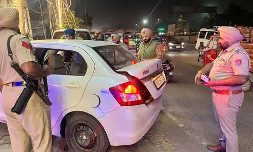 Ludhiana पुलिस ने सार्वजनिक स्थानों, वाहनों और दुकानों पर शराब पीने पर रोक के लिए अभियान शुरू किया