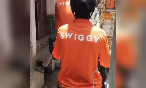 शाकाहारी ऑर्डर मांसाहारी भेजने पर Swiggy पर नाराजगी शाकाहारी ऑर्डर मांसाहारी भेजने पर Swiggy पर नाराजगी