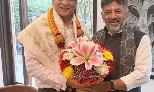 Mekedatu : वरिष्ठ वकील श्याम दीवान को डीकेएसएच द्वारा सम्मानित किया गया Mekedatu : वरिष्ठ वकील श्याम दीवान को डीकेएसएच द्वारा सम्मानित किया गया