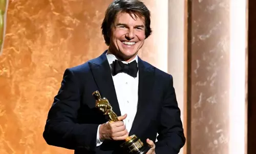 Tom Cruise ने गवर्नर्स अवार्ड्स में मानद ऑस्कर जीता, भावुक हुए