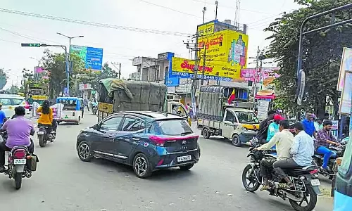 Chintamani : यातायात जाम, पार्किंग की समस्या Chintamani : यातायात जाम, पार्किंग की समस्या