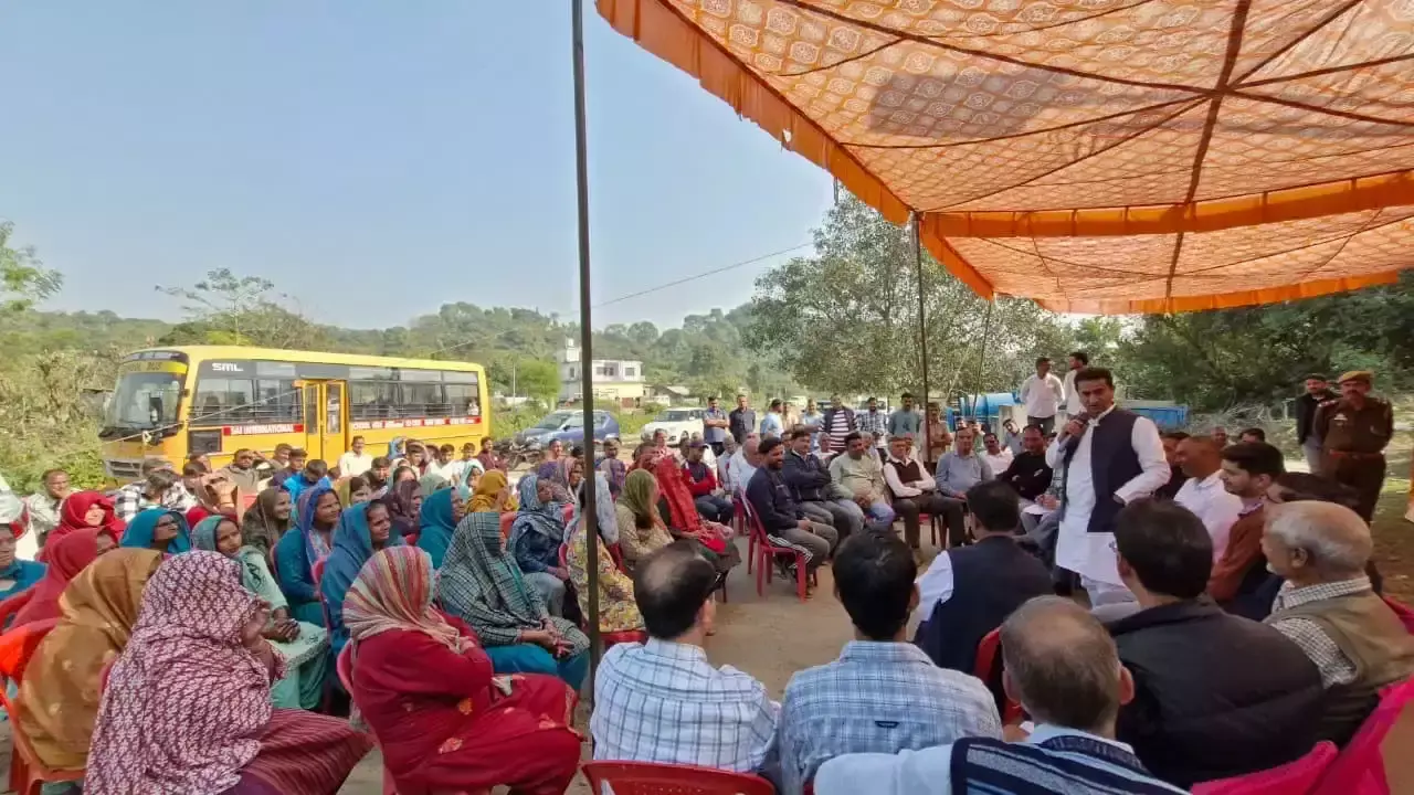Kathua: डिंगा अंब में नए विकास कार्यों का उद्घाटन Kathua: डिंगा अंब में नए विकास कार्यों का उद्घाटन