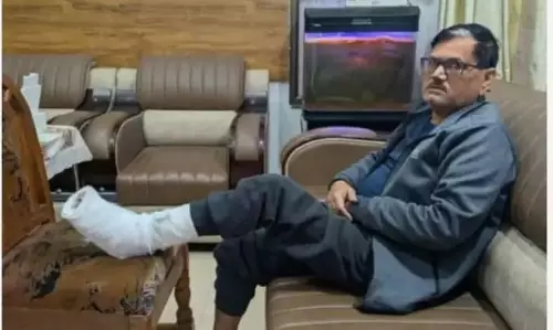 रास्ते में हेड कांस्टेबल की गुंडई, वकील घायल