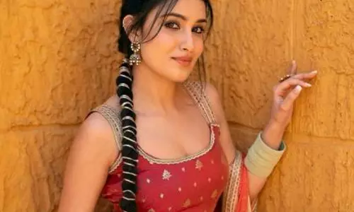 Gen-Z सेंसेशन प्रगति नागपाल ने नए ट्रैक इशारे का अनावरण किया Gen-Z सेंसेशन प्रगति नागपाल ने नए ट्रैक इशारे का अनावरण किया