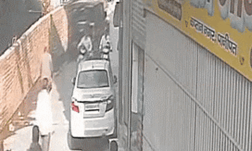 Panipat: थार में पिल्लों की मौत पर पानीपत कोर्ट ने सुनाई अनोखी सजा Panipat: थार में पिल्लों की मौत पर पानीपत कोर्ट ने सुनाई अनोखी सजा