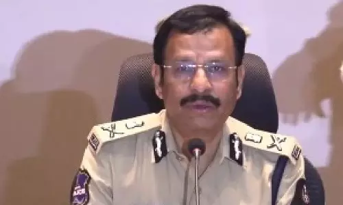 Saudi bus हादसे में हैदराबाद के 45 तीर्थयात्रियों की मौत: पुलिस आयुक्त Saudi bus हादसे में हैदराबाद के 45 तीर्थयात्रियों की मौत: पुलिस आयुक्त