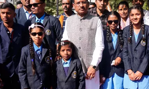 CM विष्णुदेव साय ने दिव्यांग बच्चों का हाल चाल जाना