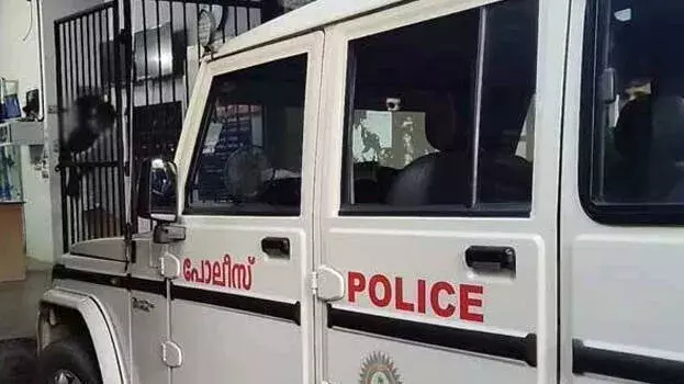 Kerala: गलत पहचान से विवाद, डॉक्टर पर हमला करने वाली महिला हिरासत में Kerala: गलत पहचान से विवाद, डॉक्टर पर हमला करने वाली महिला हिरासत में