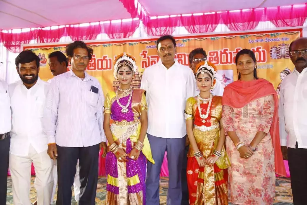 Andhra Pradesh :  सेवा और सामाजिक एकता पर प्रकाश डालती हैं: केसिनेनी शिवनाथ