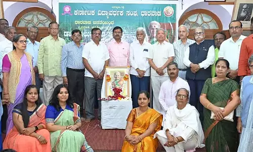 थिमक्का पर्यावरण प्रेम का एक आदर्श है: Author Venkatesh Machanur थिमक्का पर्यावरण प्रेम का एक आदर्श है: Author Venkatesh Machanur