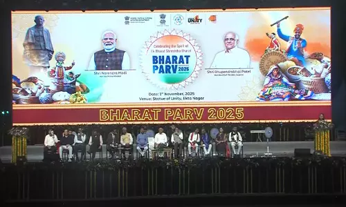 भारत पर्व 2025 में युवा कलाकारों की चित्रकला प्रदर्शनी