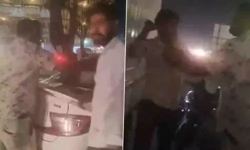 Lonavala: व्यक्ति ने पुणे के कैब ड्राइवर की पिटाई की, कार पर की तोड़फोड़ Lonavala: व्यक्ति ने पुणे के कैब ड्राइवर की पिटाई की, कार पर की तोड़फोड़