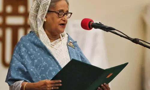 बांग्लादेश की अदालत ने अपदस्थ पूर्व PM शेख हसीना को मानवता के विरुद्ध अपराध के लिए मौत की सजा सुनाई
