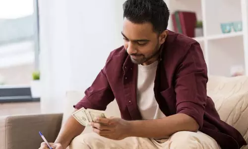 Freelancers, यहां बताया गया है कि कैसे एक पेशेवर की तरह अपने पैसे के खेल में महारत हासिल करें
