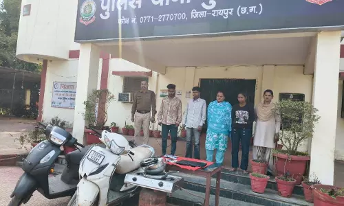 कमल विहार डकैतीकांड: कुख्यात महिला गैंग सरगना पूजा सचदेव सहित 5 गिरफ्तार कमल विहार डकैतीकांड: कुख्यात महिला गैंग सरगना पूजा सचदेव सहित 5 गिरफ्तार