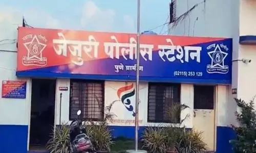 Purandar Taluka में शराब की दुकानें बंद करने पर सरपंच को बंदूक से धमकाया गया