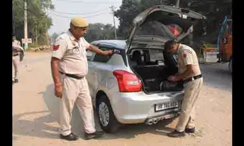 लाल किला विस्फोट मामले में नूह और जीजीएम में छापेमारी लाल किला विस्फोट मामले में नूह और जीजीएम में छापेमारी