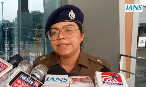 ग्वालियर में सिकोरोधा चौराहे पर कार और ट्रैक्टर ट्रॉली की भिड़ंत, तीन युवकों की मौत ग्वालियर में सिकोरोधा चौराहे पर कार और ट्रैक्टर ट्रॉली की भिड़ंत, तीन युवकों की मौत