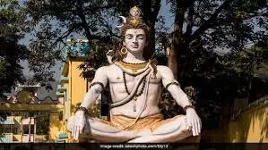 Shiva Worship: जानें भगवान शिव को खुश करने का सही तरीका और मंत्र जाप विधि Shiva Worship: जानें भगवान शिव को खुश करने का सही तरीका और मंत्र जाप विधि