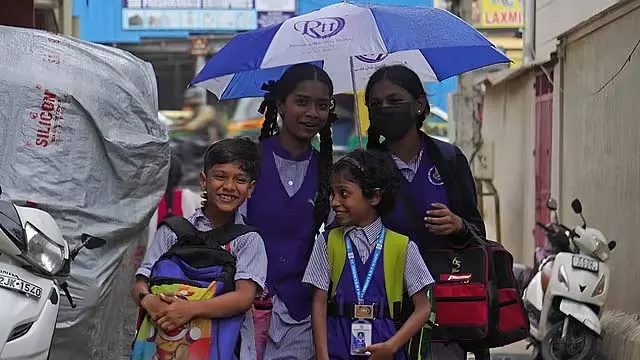 भारी बारिश की चेतावनी ; कराईकल में आज स्कूल-कॉलेज बंद भारी बारिश की चेतावनी ; कराईकल में आज स्कूल-कॉलेज बंद